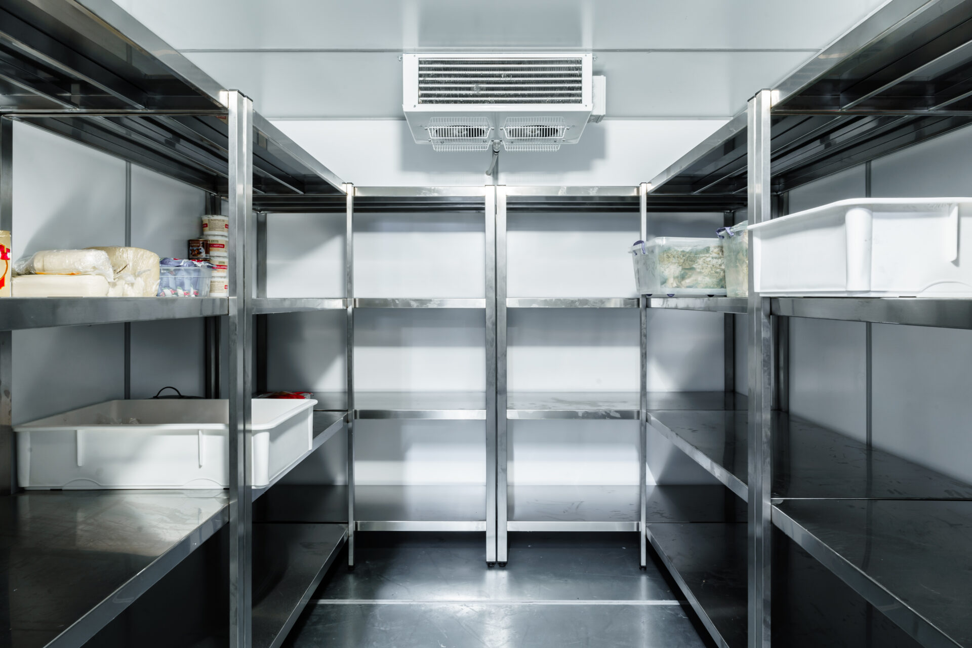 Commercial walk-in refrigeration system